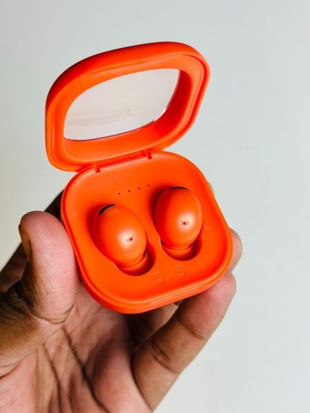 Vmex C9 Pro Wireless Earbuds 1